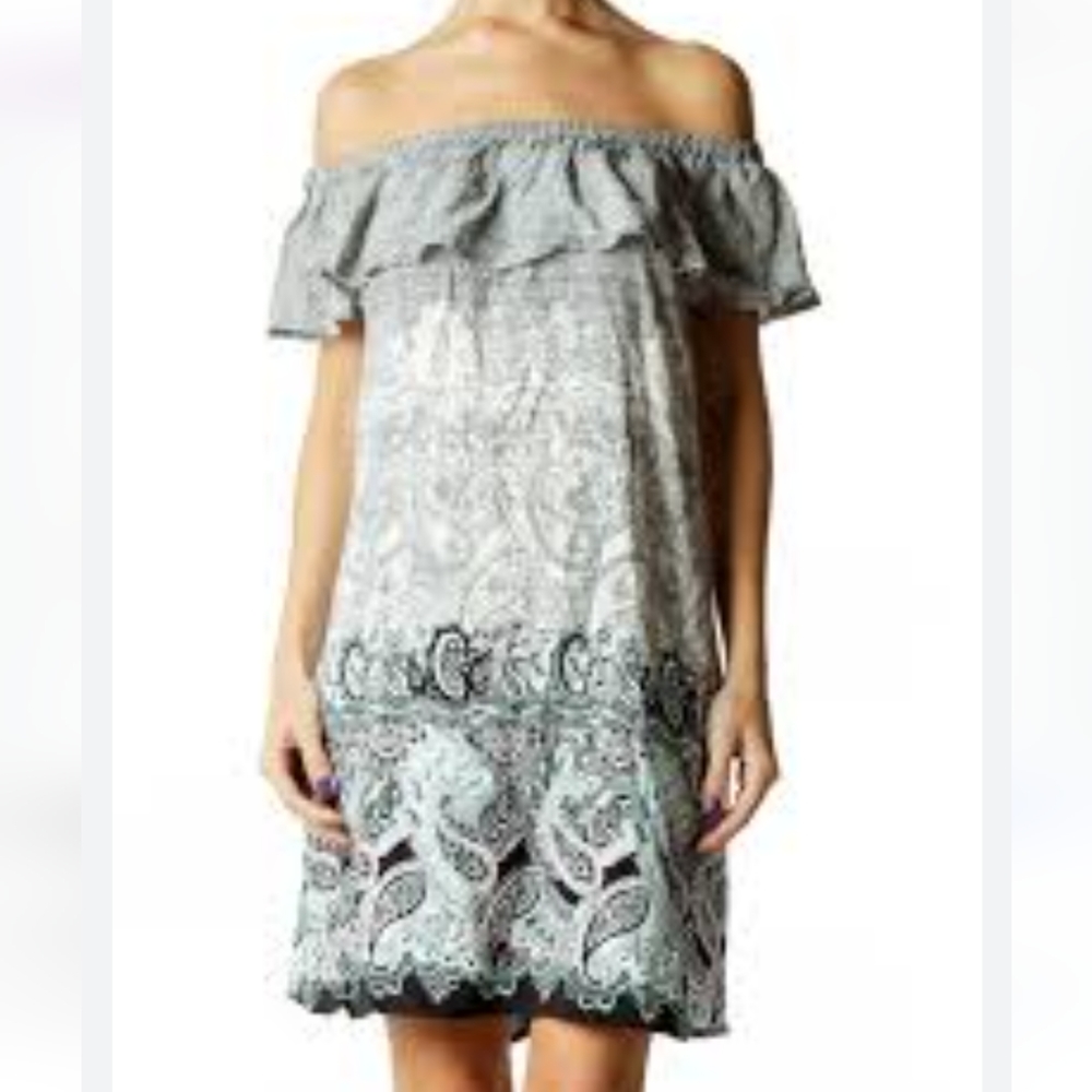 Woman's off the shoulder sun dress